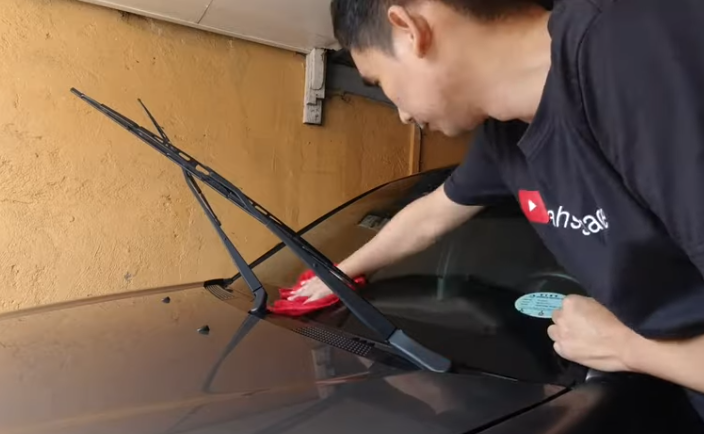 5 Ways To Prolong The Life Of Your Windshield Wipers